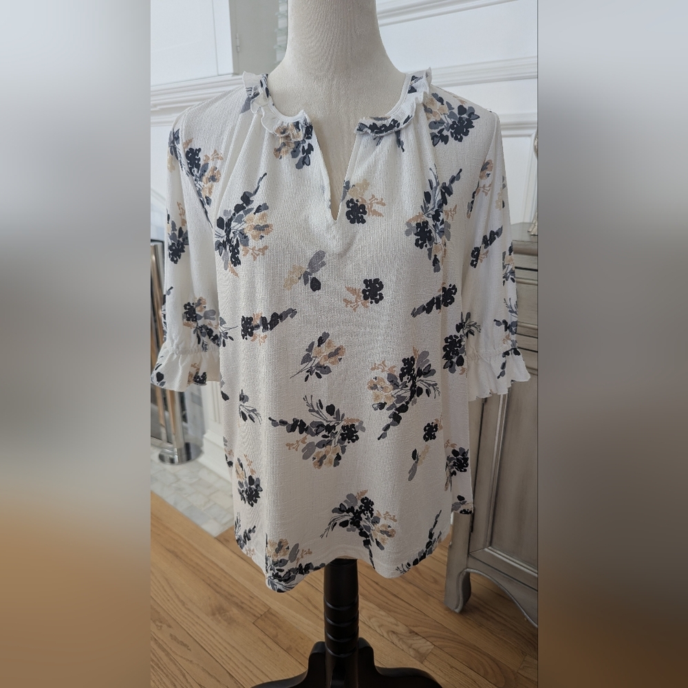 MELLODAY Floral Blouse - Cream and Black NWOT